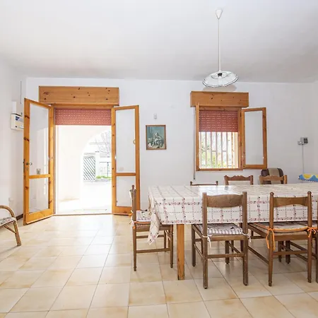 Lia Di Fronte Al Mare Holiday home Torre Lapillo