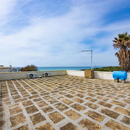 Lia Di Fronte Al Mare Holiday home